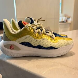 Curry boys basketball shoes